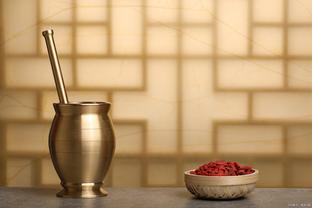 Phát hiện nam thanh niên chở lốp ô tô nghi tài sản trộm cắp -0